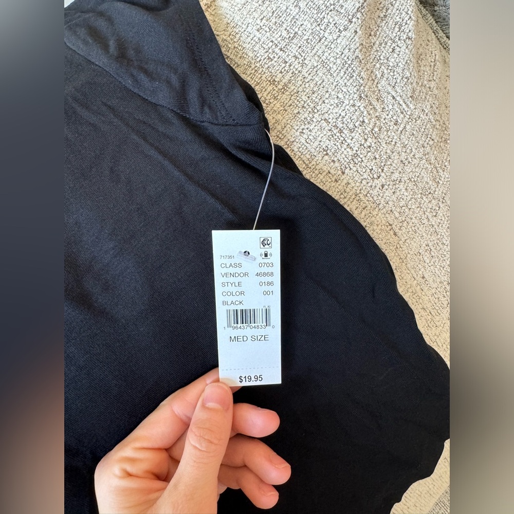 PacSun Basic Tee - NWT!! - Picture 3 of 4